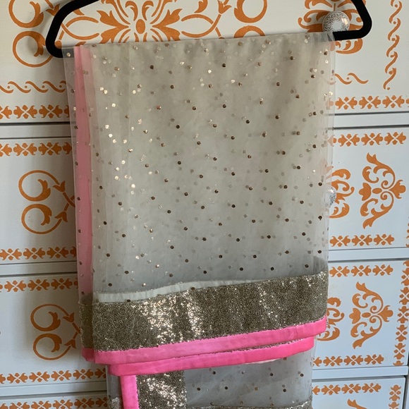 Saree & Blouse - Picture 5 of 6